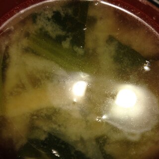 小松菜と油揚げとたまねぎの味噌汁
